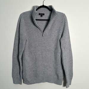 Men’s quarter zip sweater in size smalll